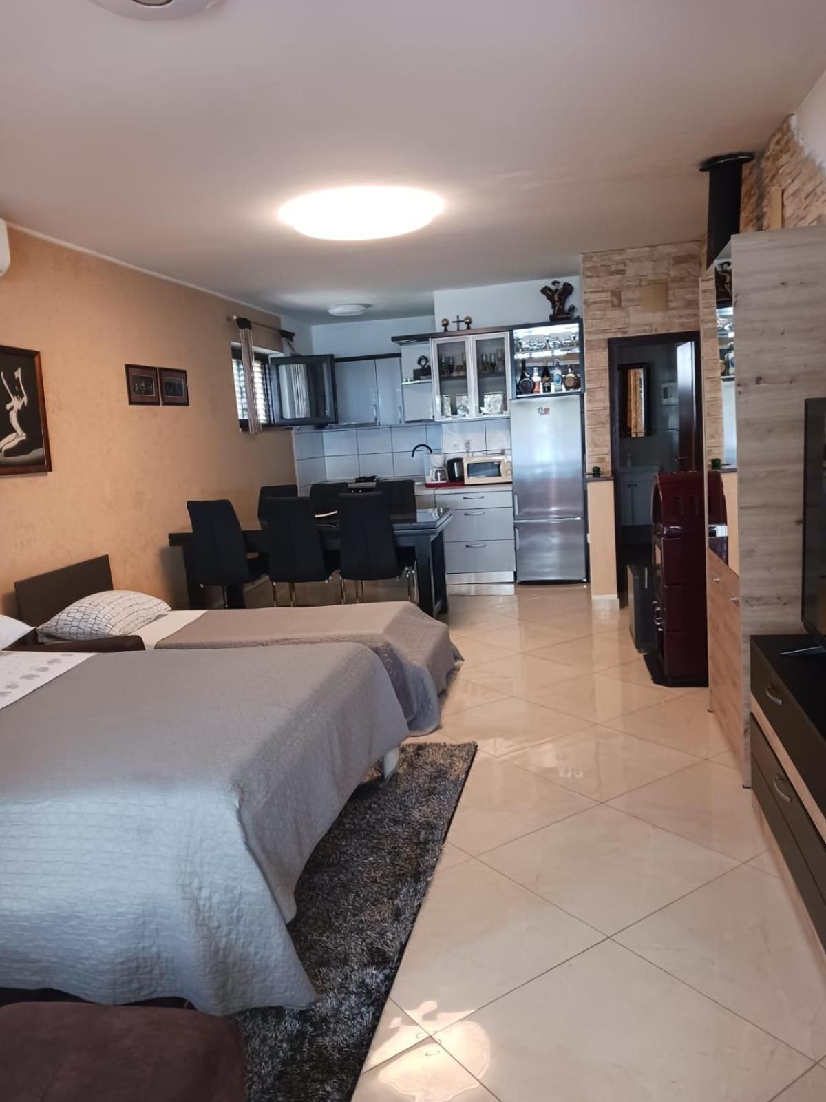 Apartmani Valerija I Joso Bibinje Habitación foto